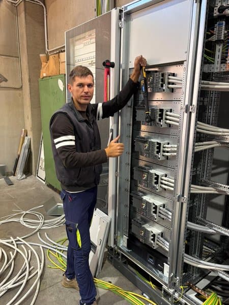 Installazione di quadro elettrico industriale — Voltio, impianti a Padova e in Veneto