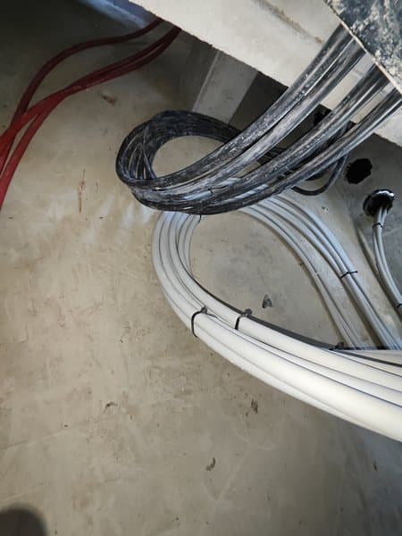 Cassette e linee elettriche — Voltio, impianti a Padova e in Veneto
