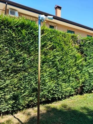Telecamera Ajax installata sotto deck in giardino privato — Villa Teolo (PD)