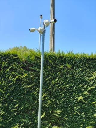 Telecamera Ajax su palo con vista su giardino e abitazione — Villa Teolo (PD)