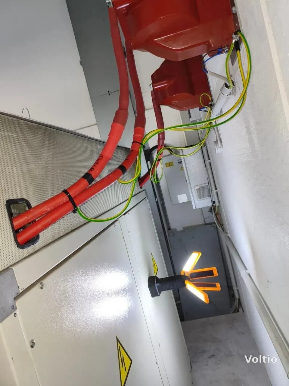 Targa del trasformatore in resina da 630 kVA, collegamento Dyn11